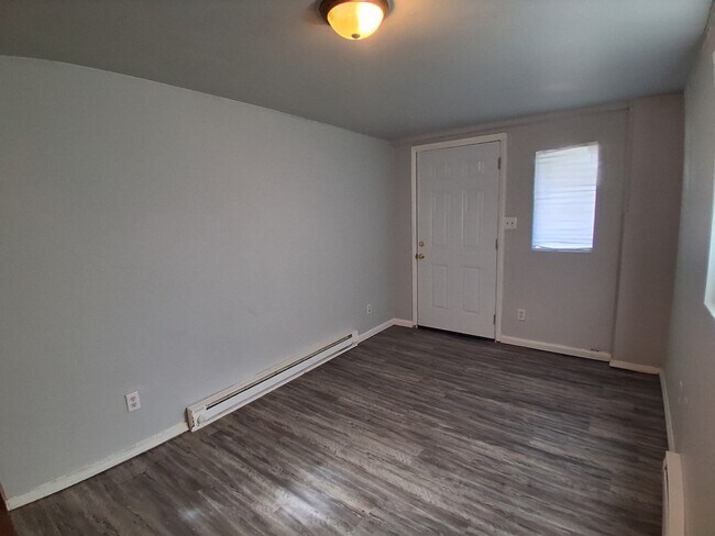 Building Photo - 212 Edwards-