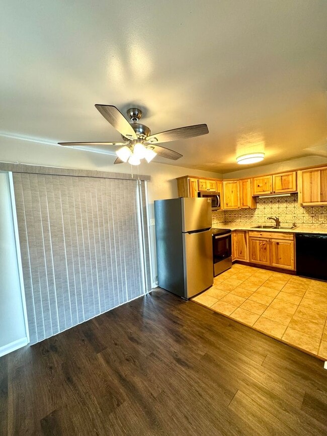 Building Photo - Charming 2 Bedroom Townhouse in New Market