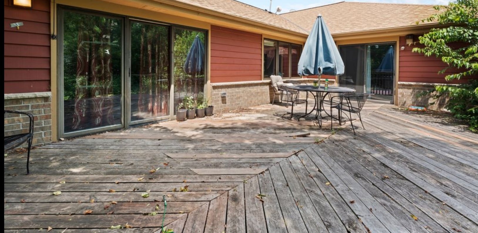 Deck - 21335 Northcape St