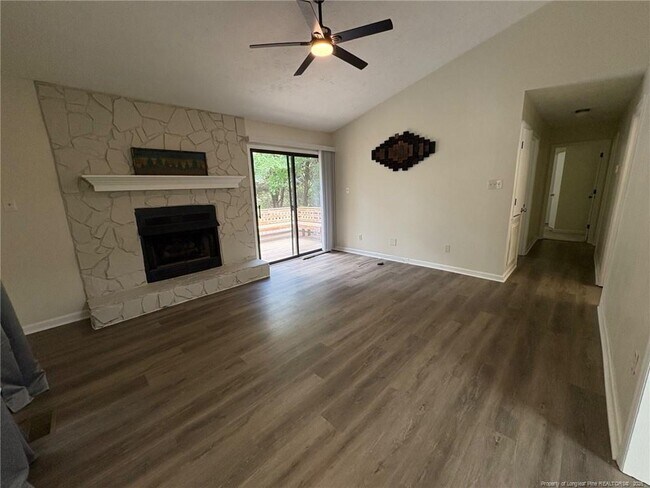 Building Photo - 491 Oates Dr