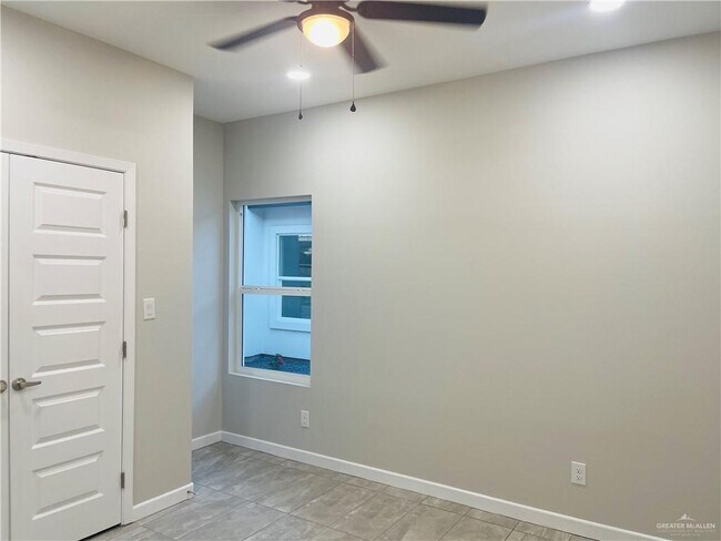 Building Photo - 13 Sugar Gdn Dr