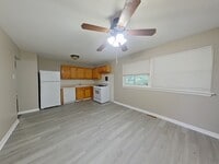 Building Photo - 770 Manresa Ln