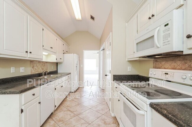 Building Photo - 5138 Saddle Cir