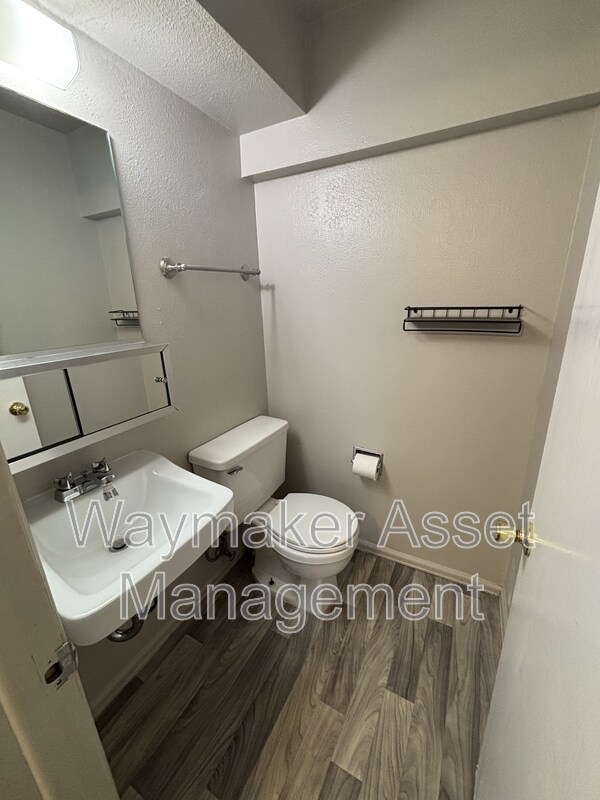 Building Photo - 6625 Snowbird Dr