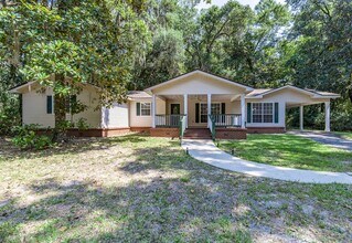 Building Photo - ONE FREE MONTH ON 13 MONTH LEASE!Charming ...