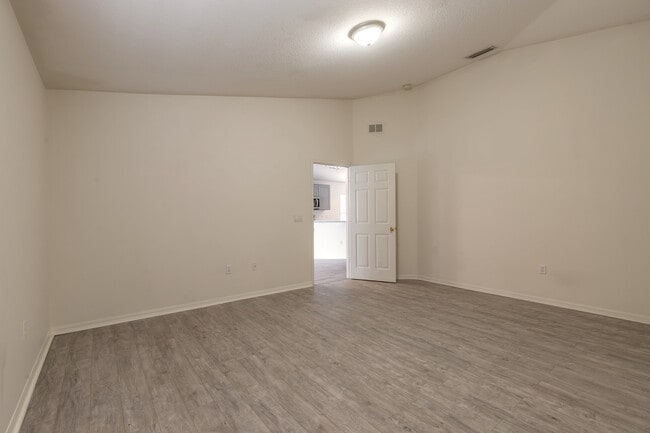Building Photo - 109 Blue Daze Cir