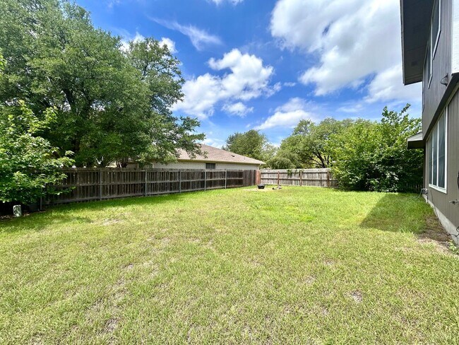 Building Photo - 17300 Bishopsgate Dr