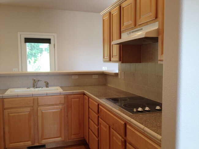 Building Photo - 5 Bd Ranch Home in School D-20
