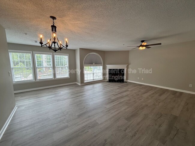 Building Photo - 521 Mill Pond Dr