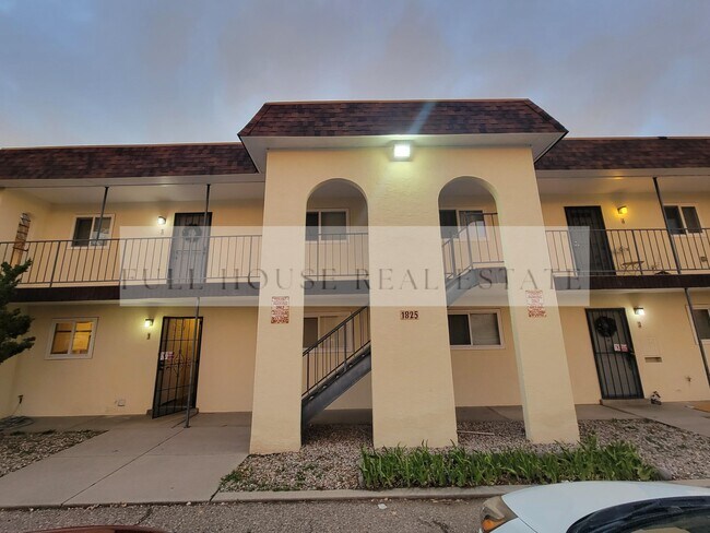 Building Photo - 1825 Mary Ellen St NE