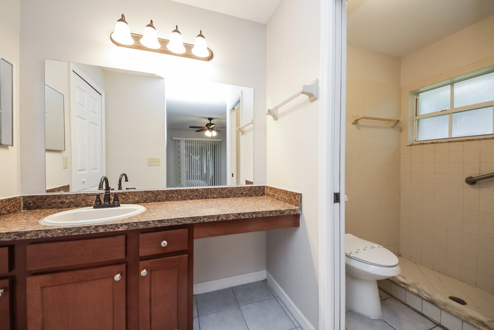 Building Photo - 711 White River Dr