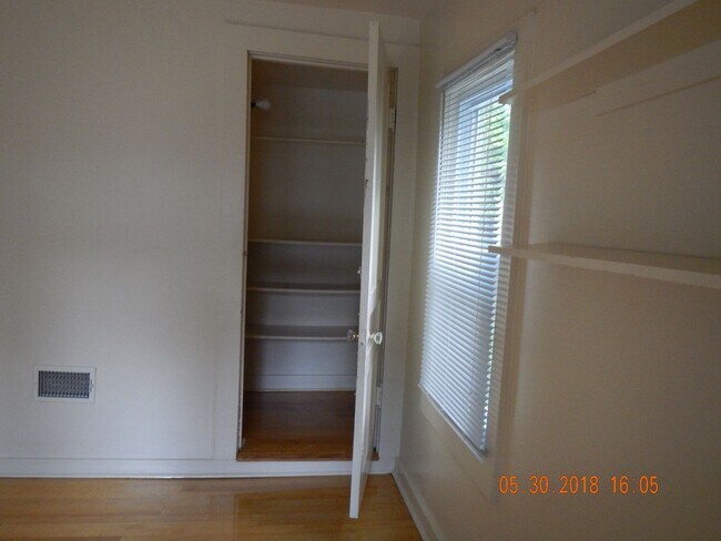 Building Photo - 430 Westcott St