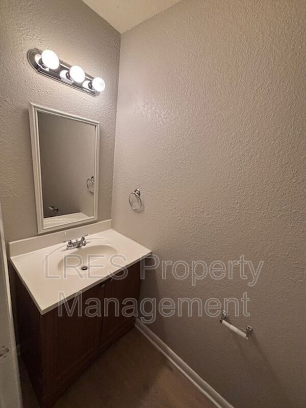 Building Photo - 1603 Terrace Dr