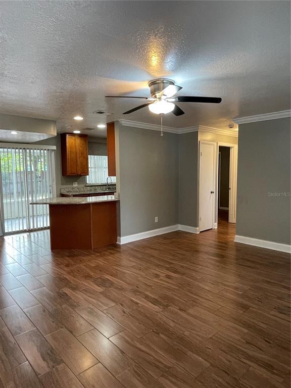 Building Photo - 2301 Sandalwood Dr