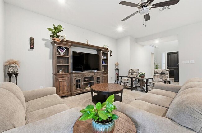 Building Photo - 169 Soft Elm Dr