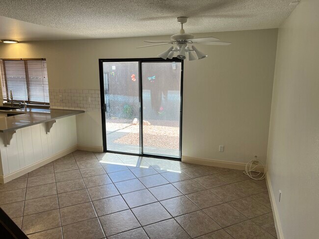 Building Photo - 4576 Kenmare Way