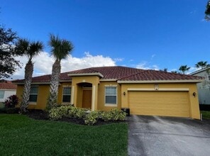 Building Photo - 4052 Oak Tree Dr