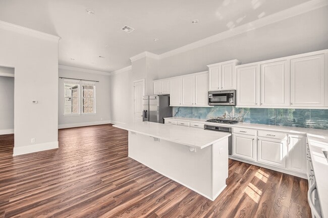 Building Photo - 9644 Knight Rd