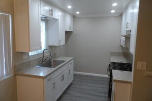 Building Photo - Casa Marie Apartments