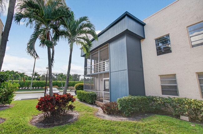 Building Photo - 180 Flanders C