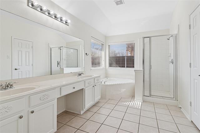 Building Photo - 9937 Tanglebrush Dr