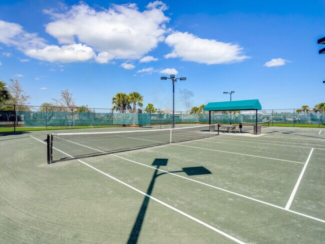 Building Photo - 837 SE Courances Dr