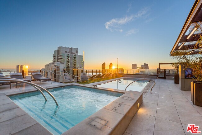 Building Photo - 675 Ninth Ave