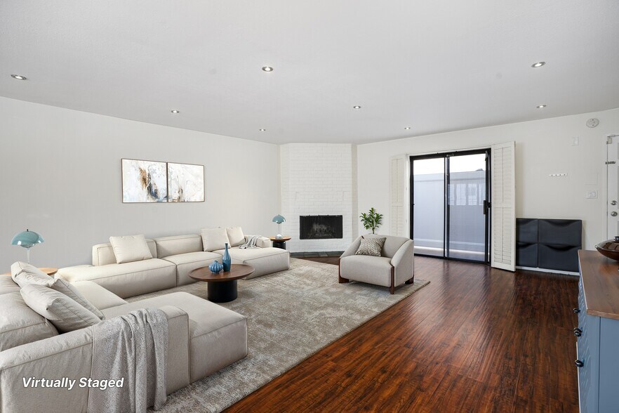 staged living space - 11100 Acama St