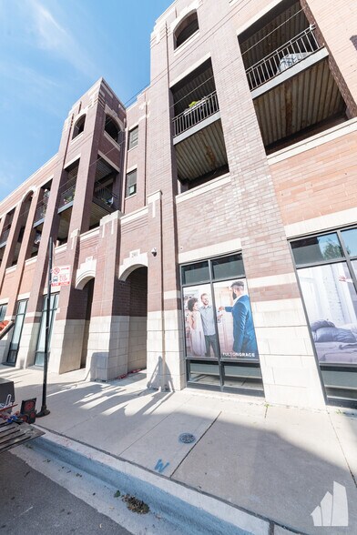 Primary Photo - 2901 N Halsted St