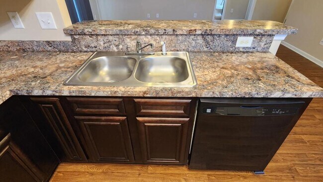 Building Photo - 165 Woodland Pk Lp