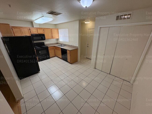 Building Photo - Glolden Valley Luxury Apartments Complex