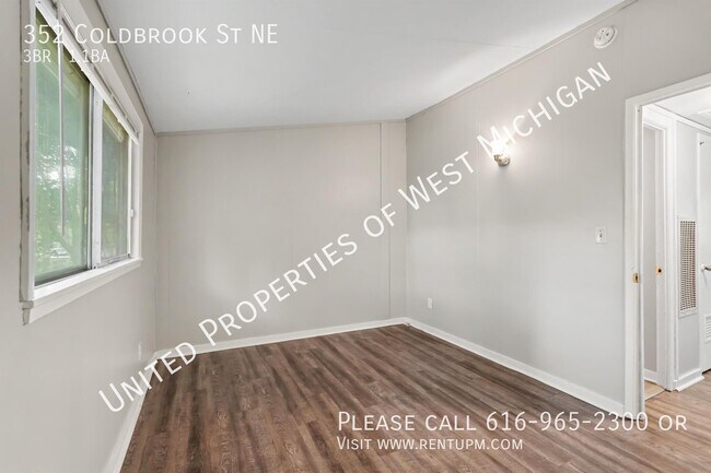Building Photo - 352 Coldbrook St NE