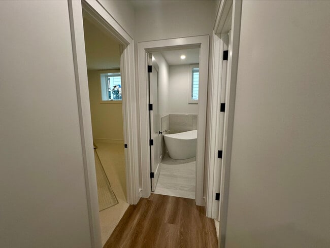 Building Photo - 4243 N Damen Ave