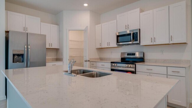 Building Photo - 4019 San Clemente Ct