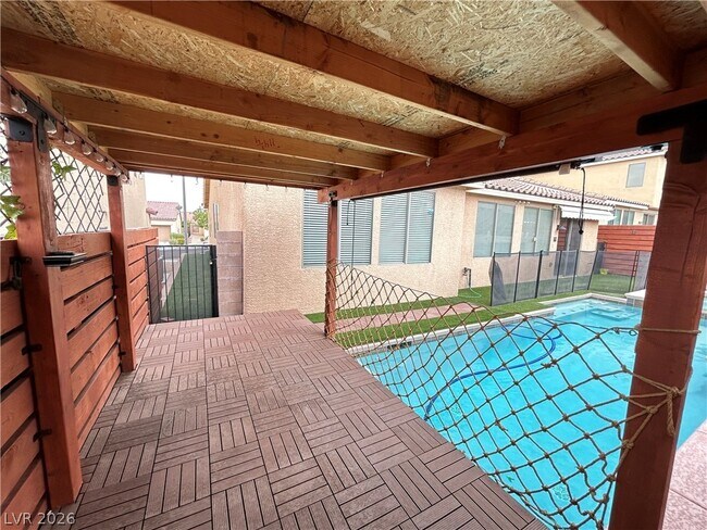 Building Photo - 9224 Longhorn Falls Ct