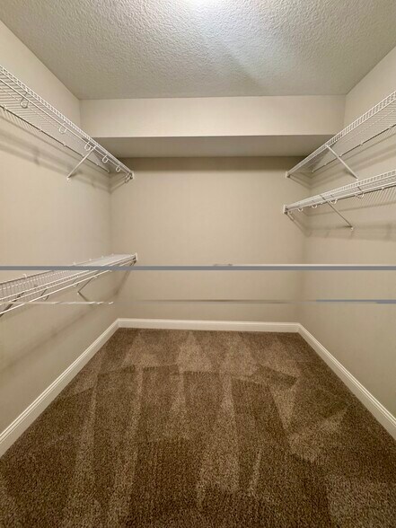 Building Photo - 5058 Pandit Dr