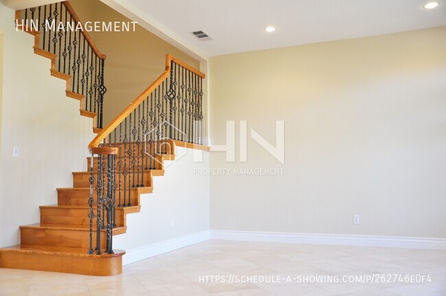 Building Photo - 3599 Gilman Common