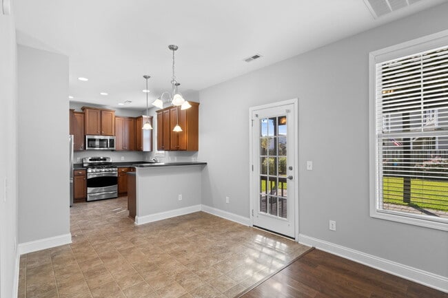 Building Photo - 1008 Whispering Doe Dr