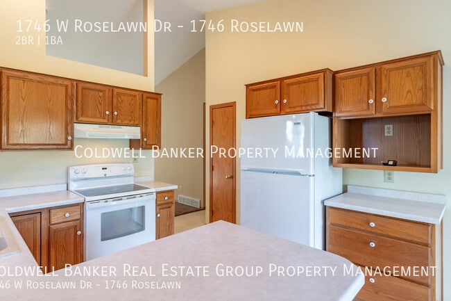 Building Photo - 1746 W Roselawn Dr