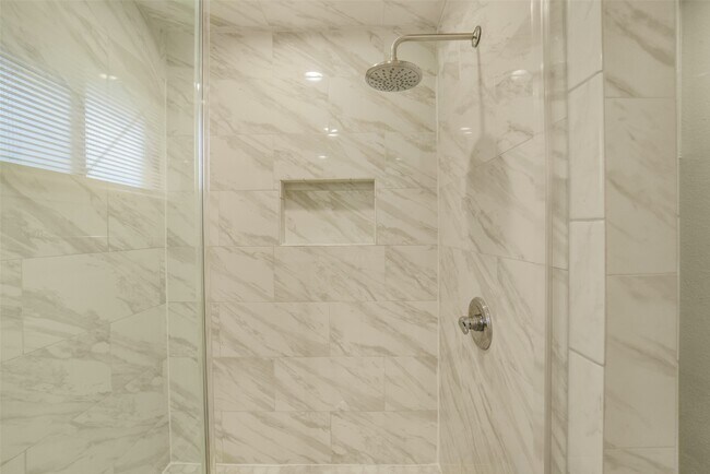 Building Photo - 21211 Park Mt Dr