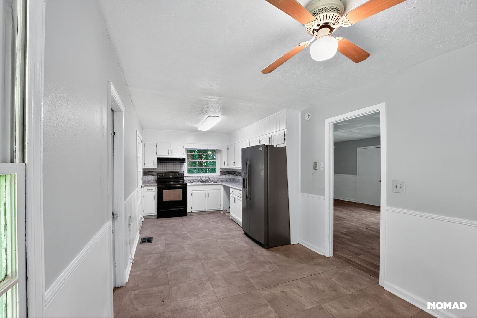Building Photo - 704 Valleyview Dr