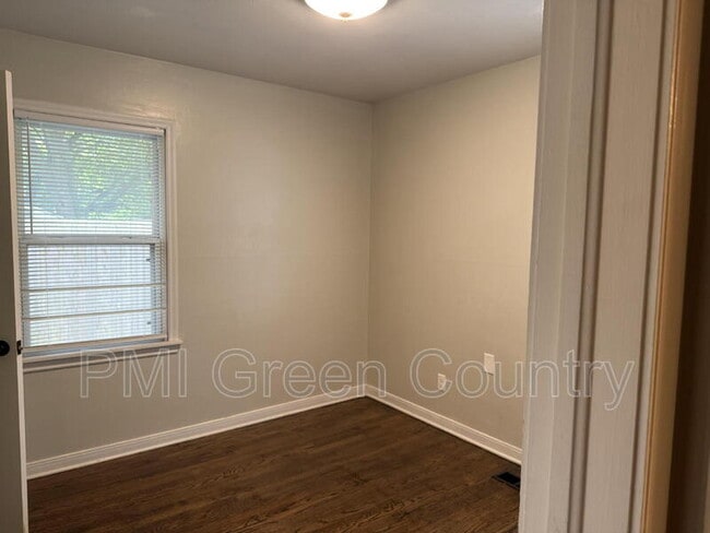Building Photo - 4357 S Rockford Pl