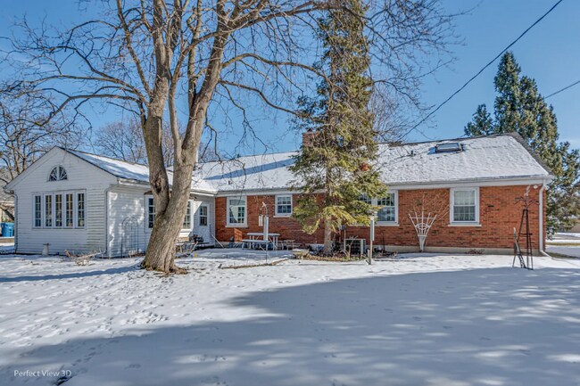 Building Photo - 313 Alschuler Dr