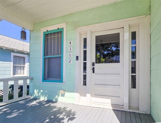 Building Photo - 4302 Ave Q 1/2