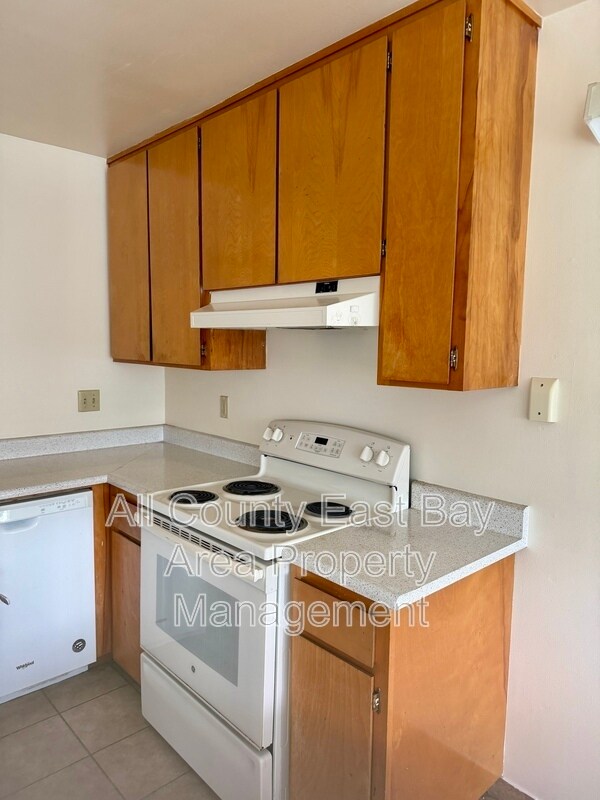 Building Photo - 611 Lexington Ave