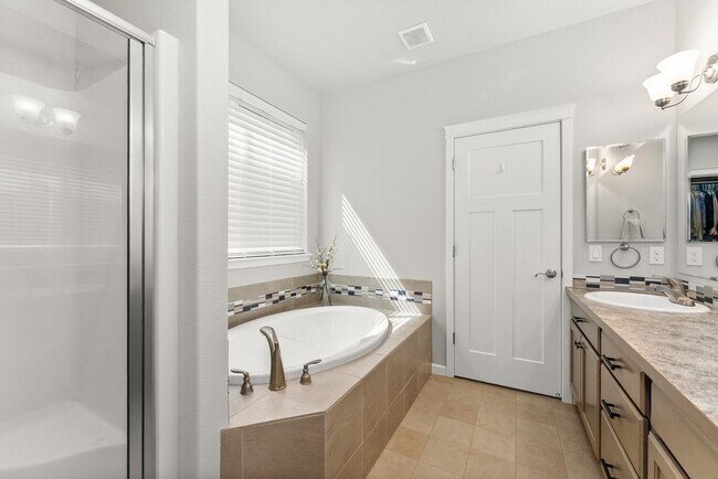 Building Photo - 4bd/3ba House in Steilacoom Ridge