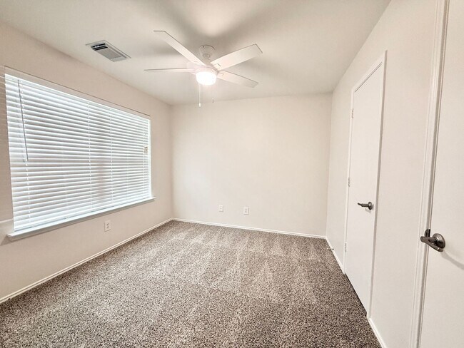 Building Photo - Elegant 3/2/2 w/ Study Home in Westminster...