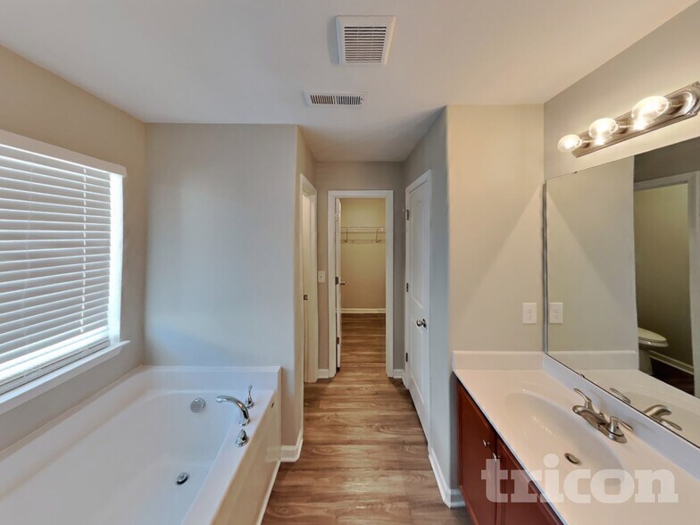 Building Photo - 3418 Anita Glen Dr