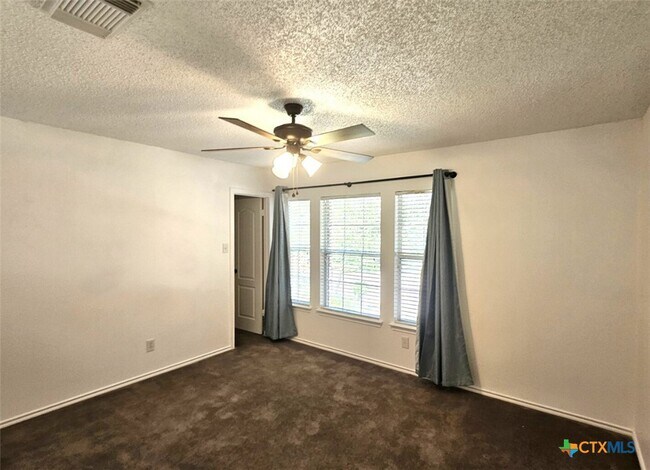 Building Photo - 1648 Dogwood Ln