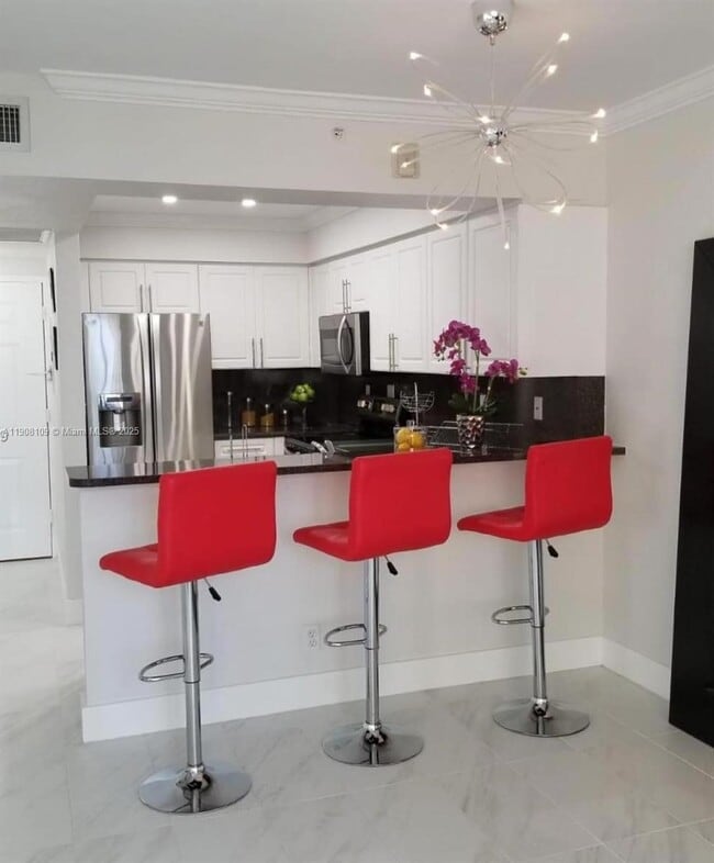 Building Photo - 2501 S Ocean Dr